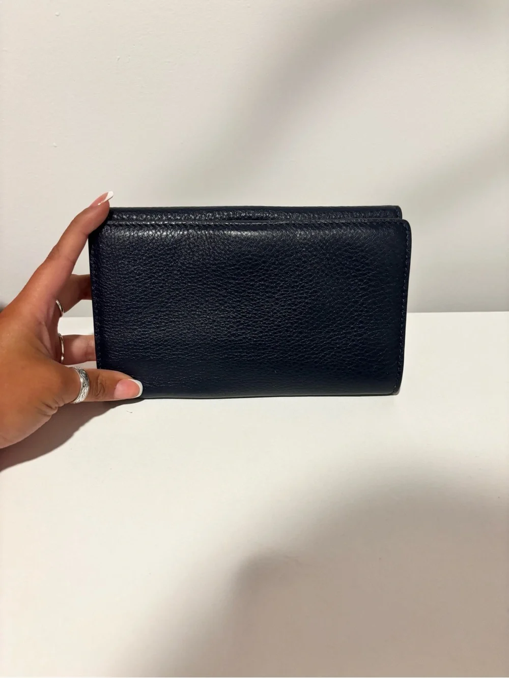 💕Michael Kors Navy Pebbled Leather Logo Flap Wallet💕
